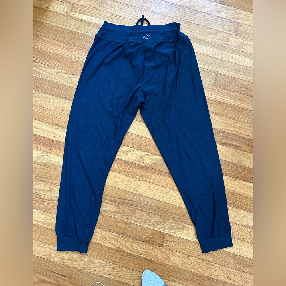 Navy beyond spacedye yoga cropped joggers